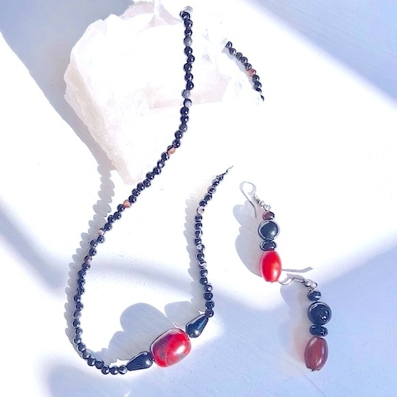 Women’s Necklace & Earring Set Black Glass Amber Beads magnetic- screw closure - Picture 4 of 4